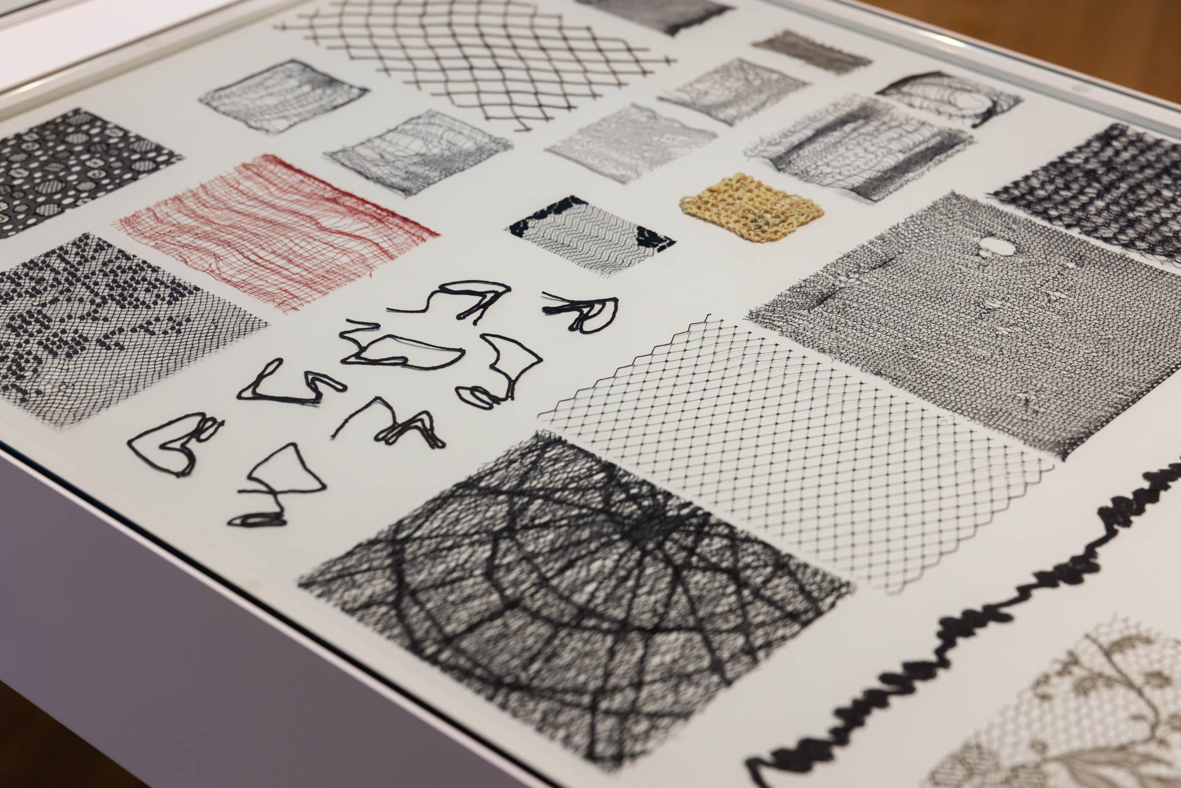 アート・デザイン・音楽 Anne Golaz Metsaestae Art of Noise” Exhibition Tracing History of Music and Design to